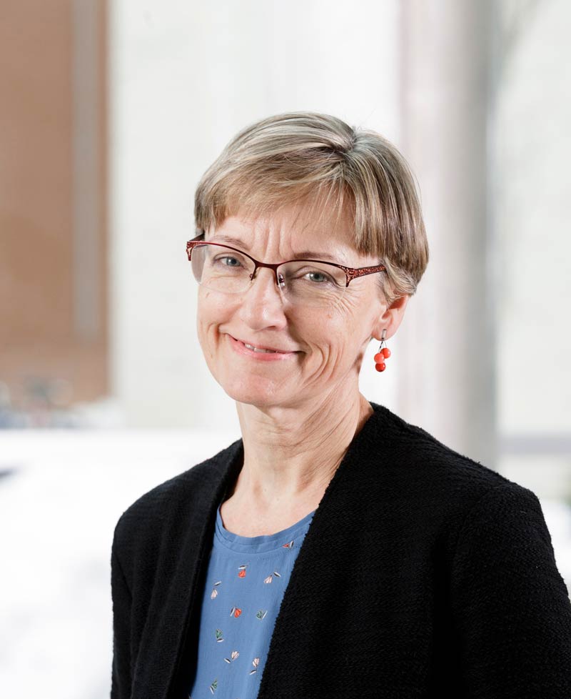 Dr. Magdalena Janus